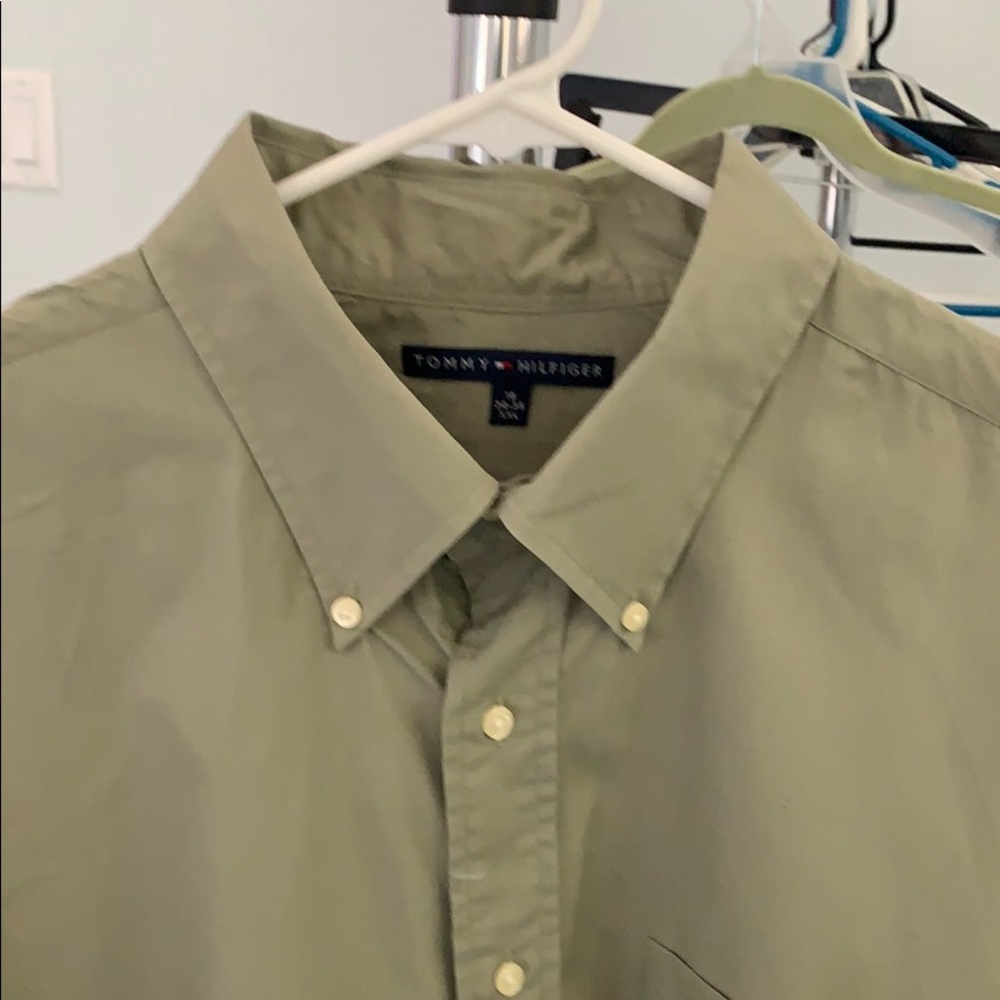 Tommy Hilfiger - Picture 3 of 4